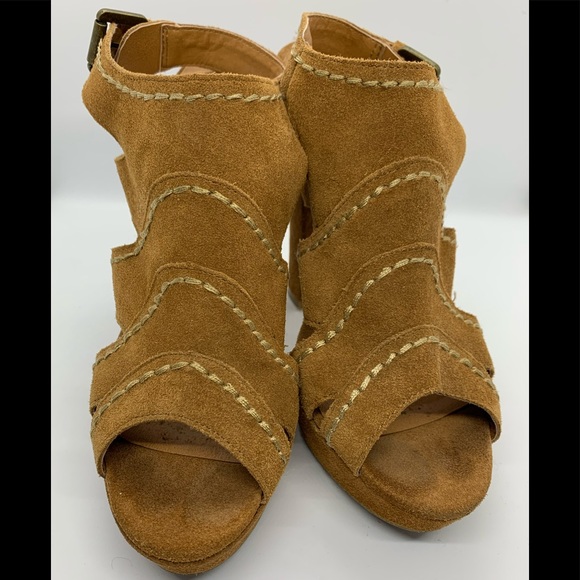 Steve Madden Shoes - Steve Madden Tan Suede Sandals Heels sz 9